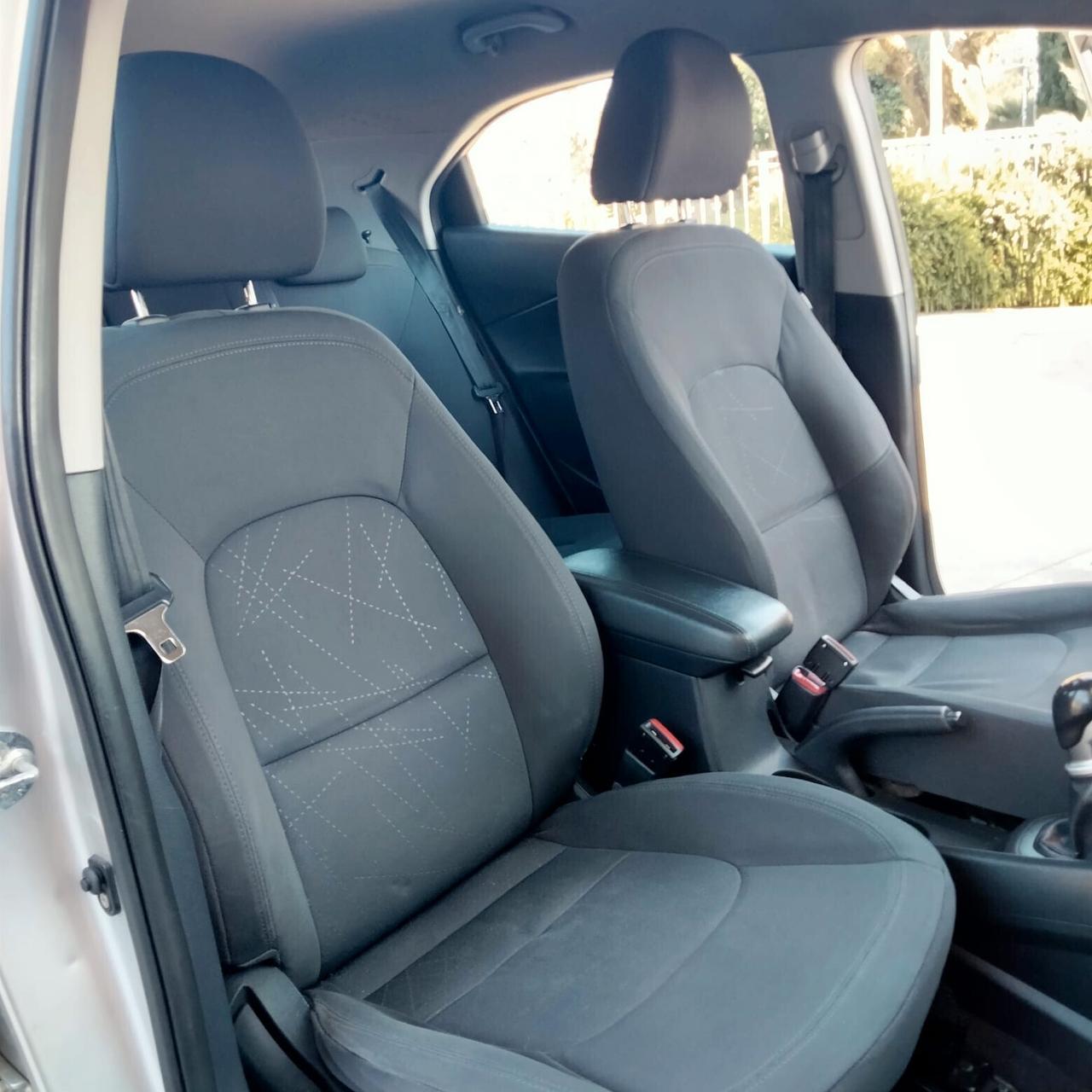 Kia Rio 1.1 CRDi WGT 5p. LX