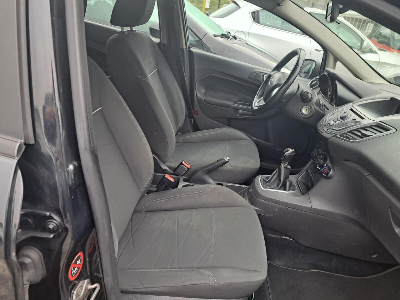 Ford Fiesta 1.5 TDCi 75CV 5 porte Titanium-neopatentati