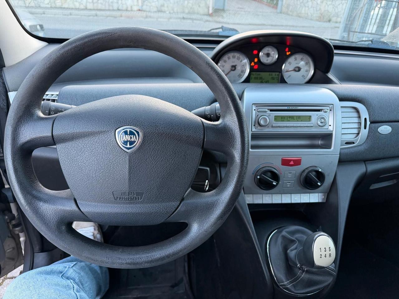 Lancia Ypsilon 1.3 MJT 75 CV Elle-08/2010