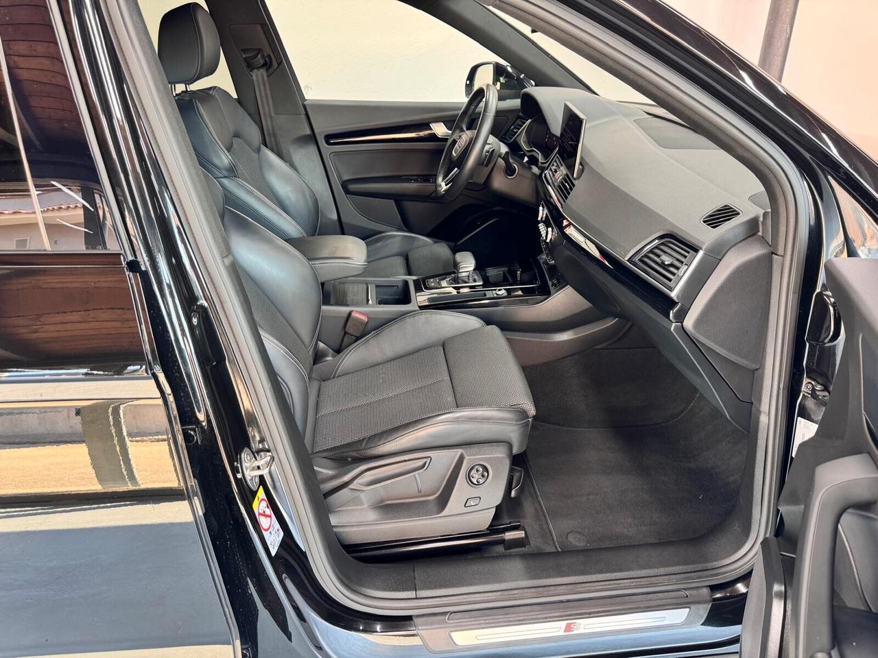 Audi Q5 Sportback 40 2.0 tdi mhev 12V Identity Black quattro S line