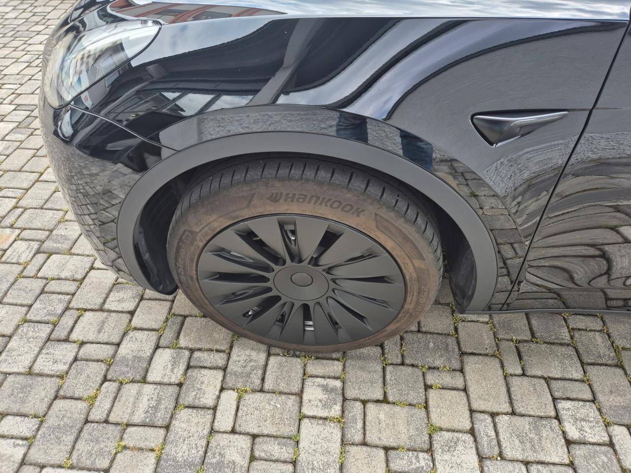 Tesla Model Y RWD