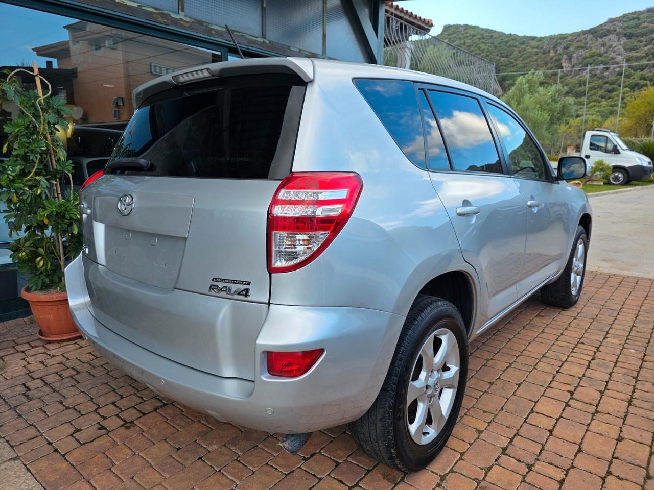 Toyota RAV4 Crossover 2.2 D-4D 150 CV Lounge 2wd