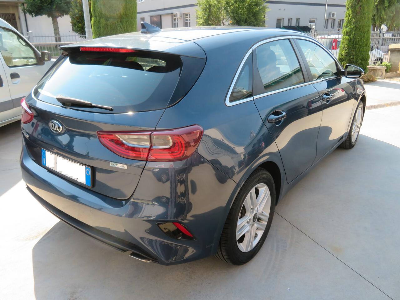 Kia Ceed 1.4 MPi GPL SW Business Class