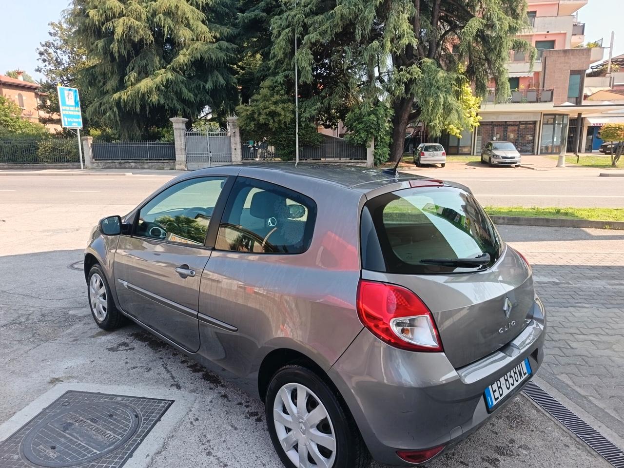 Renault Clio 1.2 Benz 2010 ok neo patente