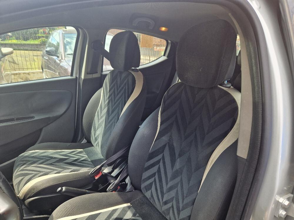 Lancia Ypsilon 1.2 69 CV 5 porte Platinum