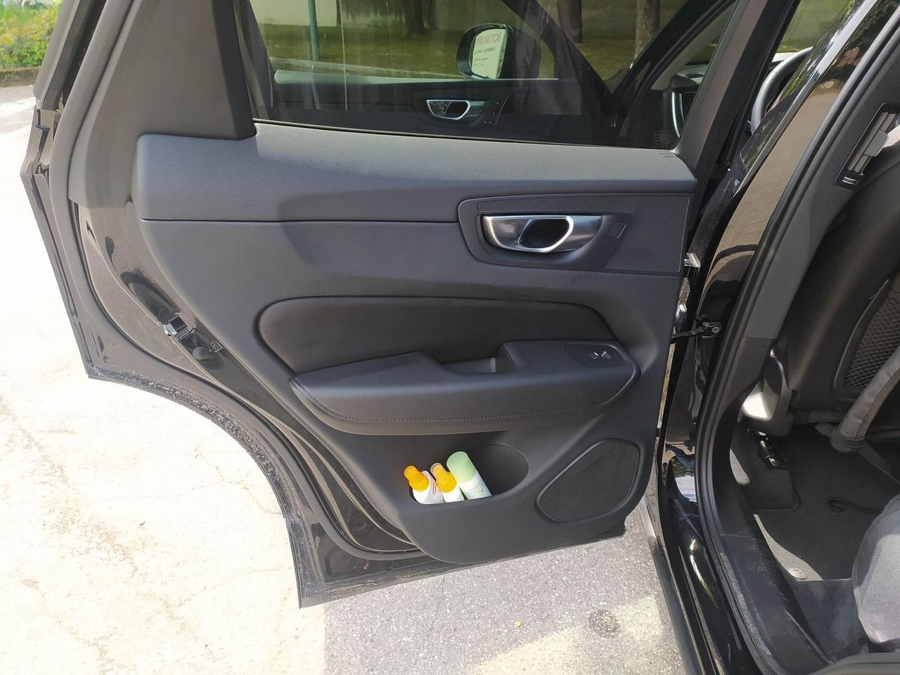 Volvo XC 60 2.0 T6 Recharge PHEV Ultimate Dark