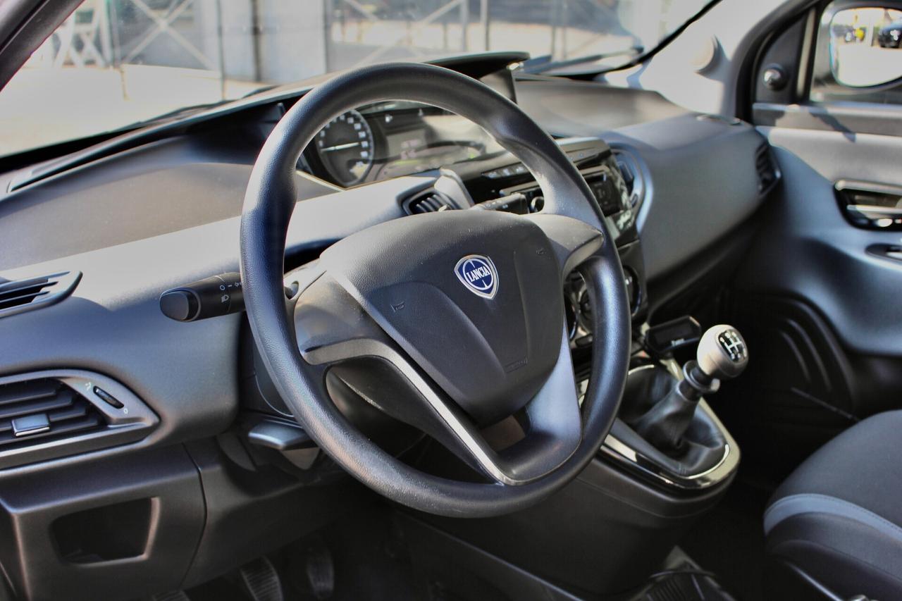 LANCIA YPSILON 1.2 69CV 5 PORTE GPL ECOCHIC SILVER