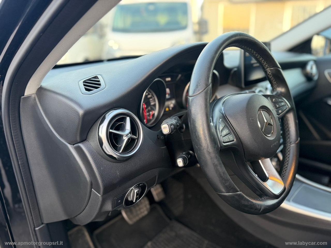 MERCEDES-BENZ GLA 200 d Automatic Sport