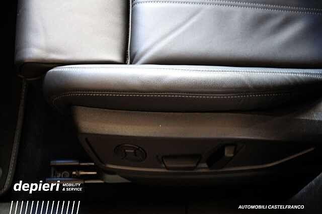 Audi Q5 TDi S tronic quattro Launch edition one mHEV+