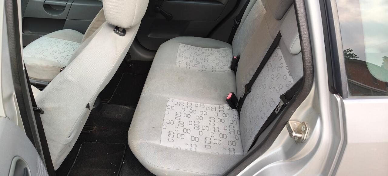 Ford Fiesta 1.2 16V 5p. Ambiente