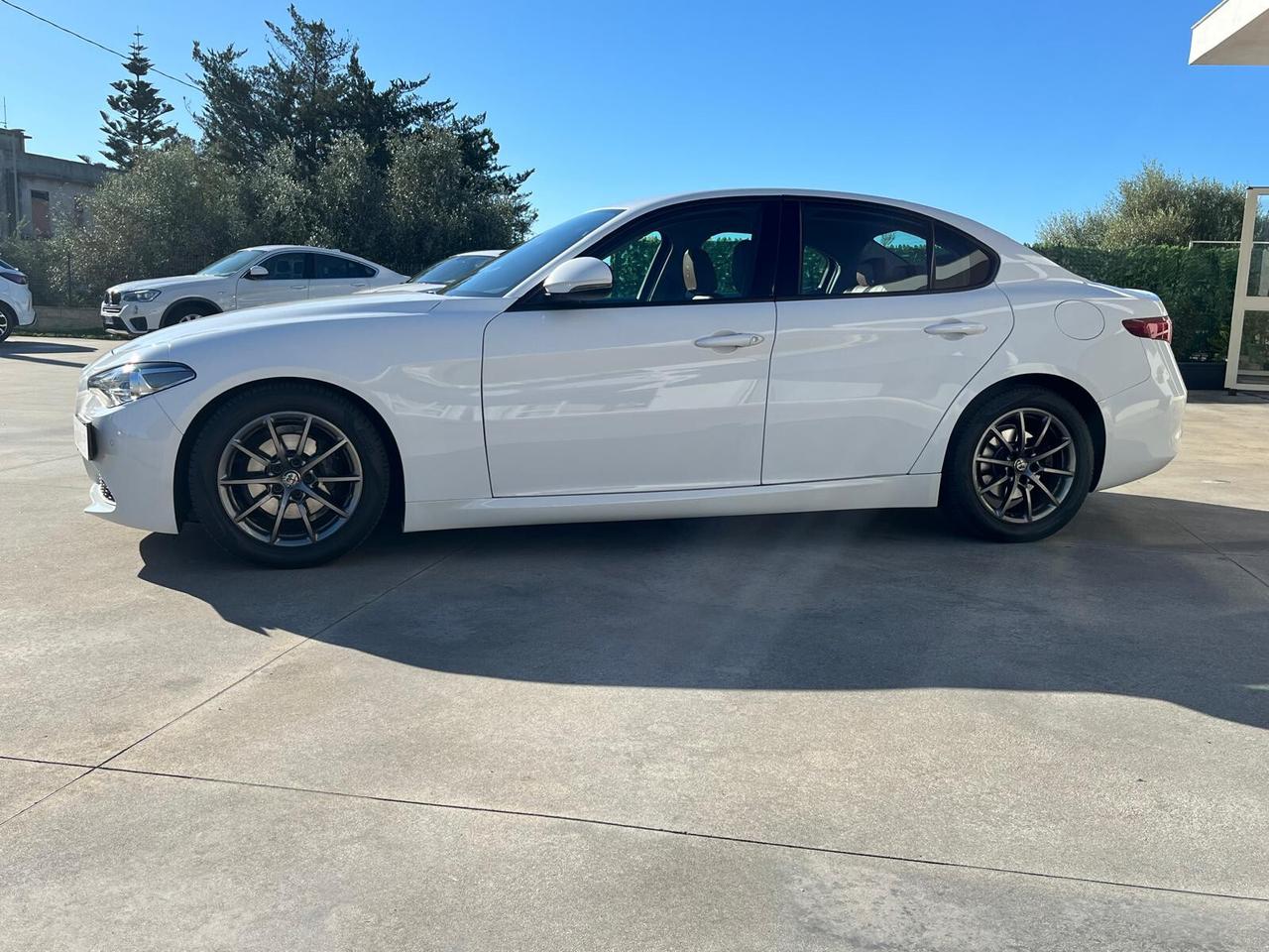 Alfa Romeo Giulia 2.2 Turbodiesel 180 CV AT8 Business Sport Launch Ed.