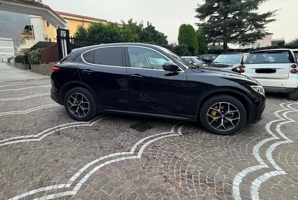 Alfa Romeo Stelvio 2.2 Turbodiesel 210 CV AT8 Q4 B-Tech