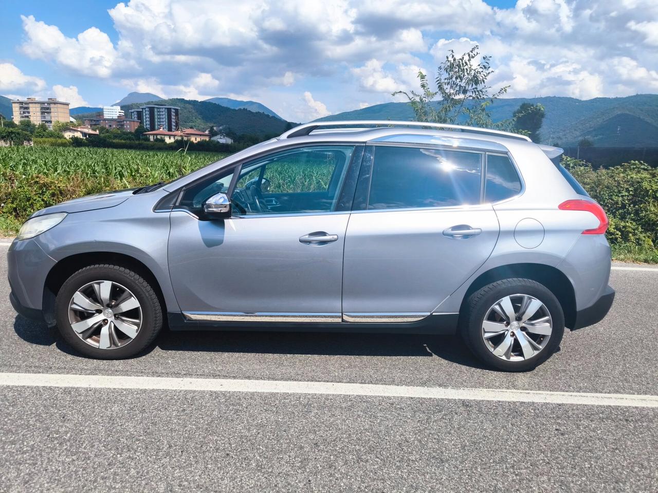 PEUGEOT 2008 1,6 HDI ALLURE- CAMBIO AUTOMATICO- KM 110000
