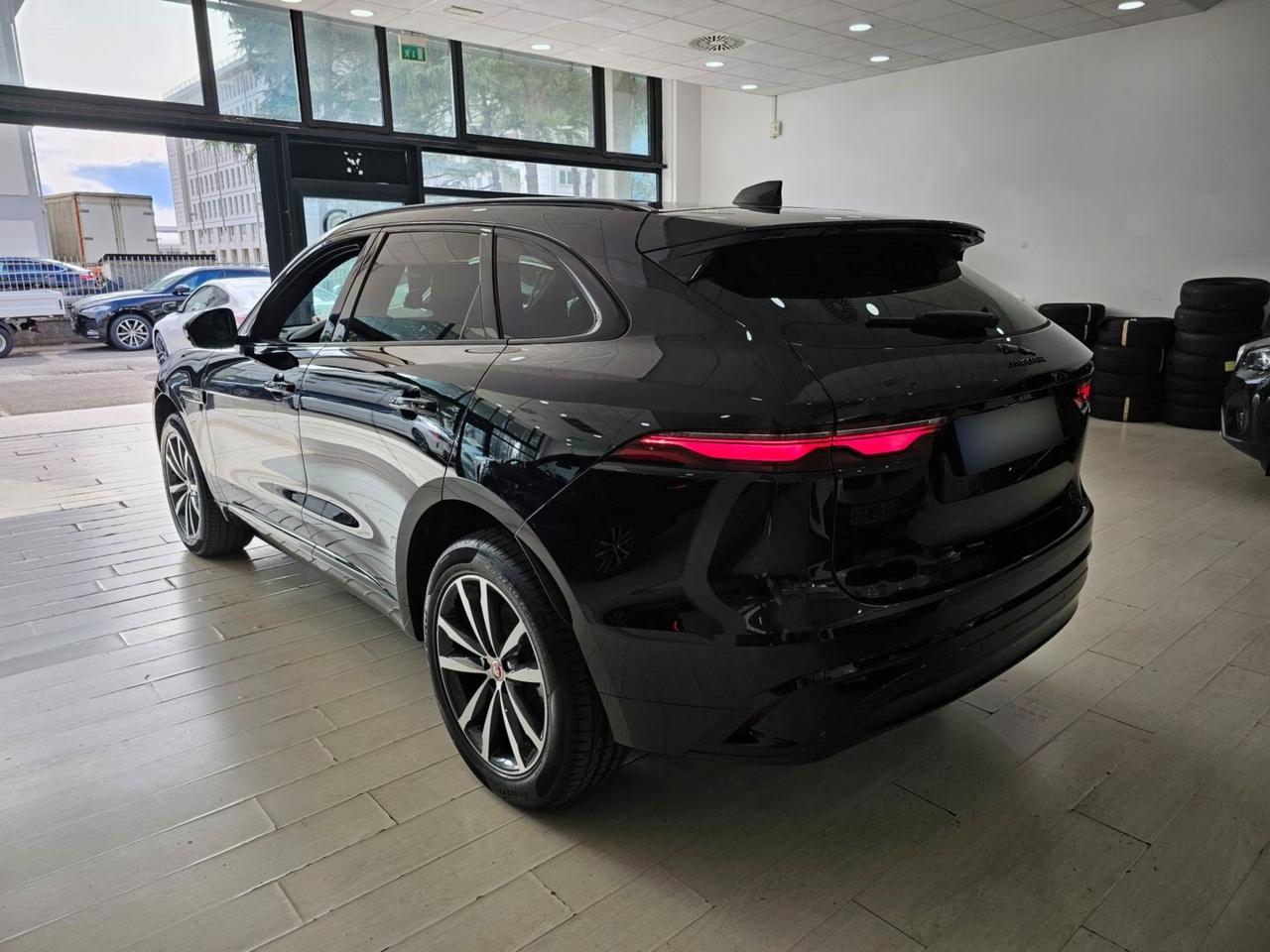 Jaguar F-Pace 2.0 D204 R-Dynamic SE awd auto camera