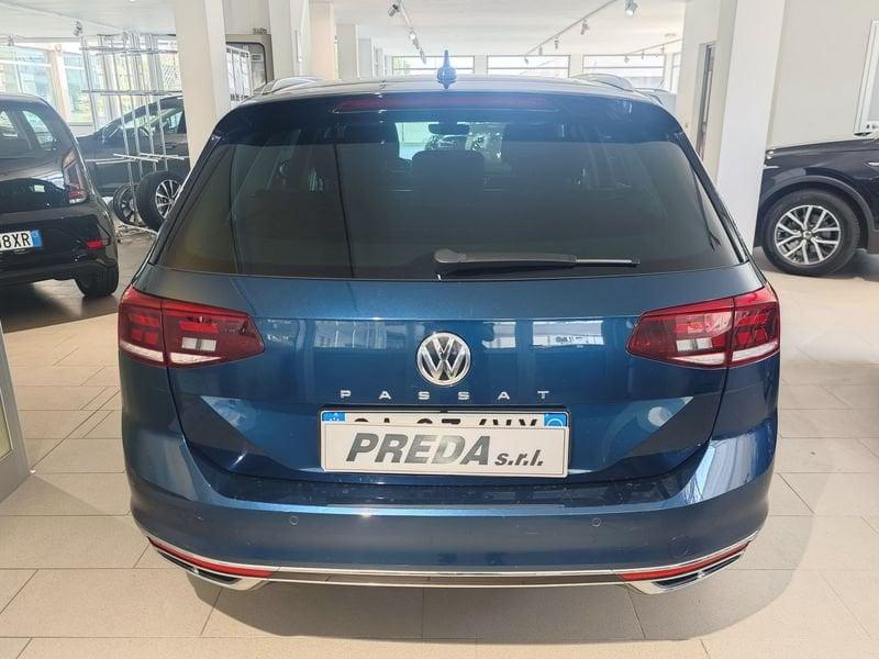 Volkswagen Passat Passat Variant 1.6 TDI SCR DSG R-Line