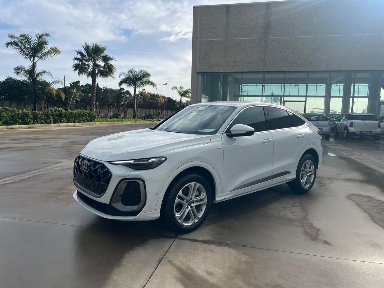 Audi Q5 Spb Sline possibilità noleggio no scoring