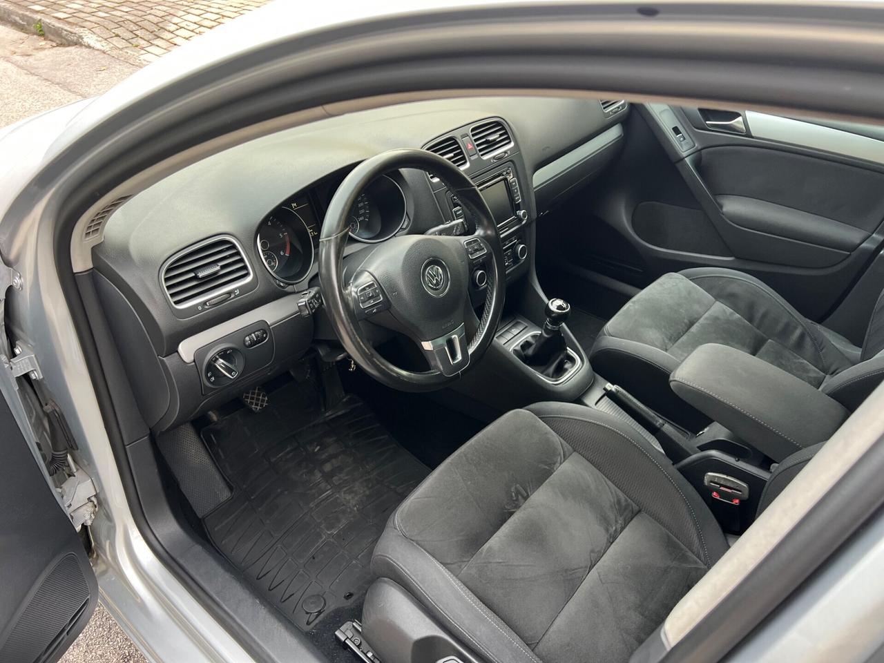 Volkswagen Golf 1.6 TDI 105cv Comfortline 2011