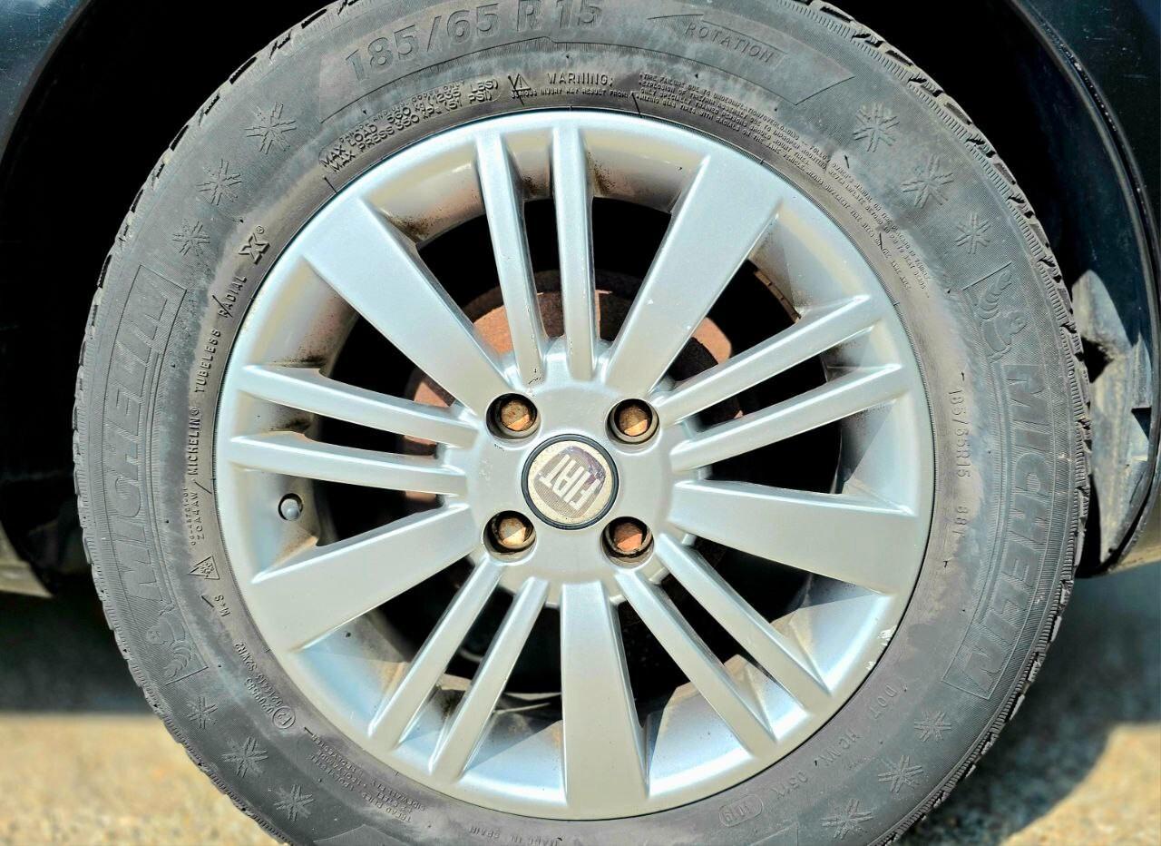 Fiat Grande Punto 1.2 NEOPATENTATI con gancio traino
