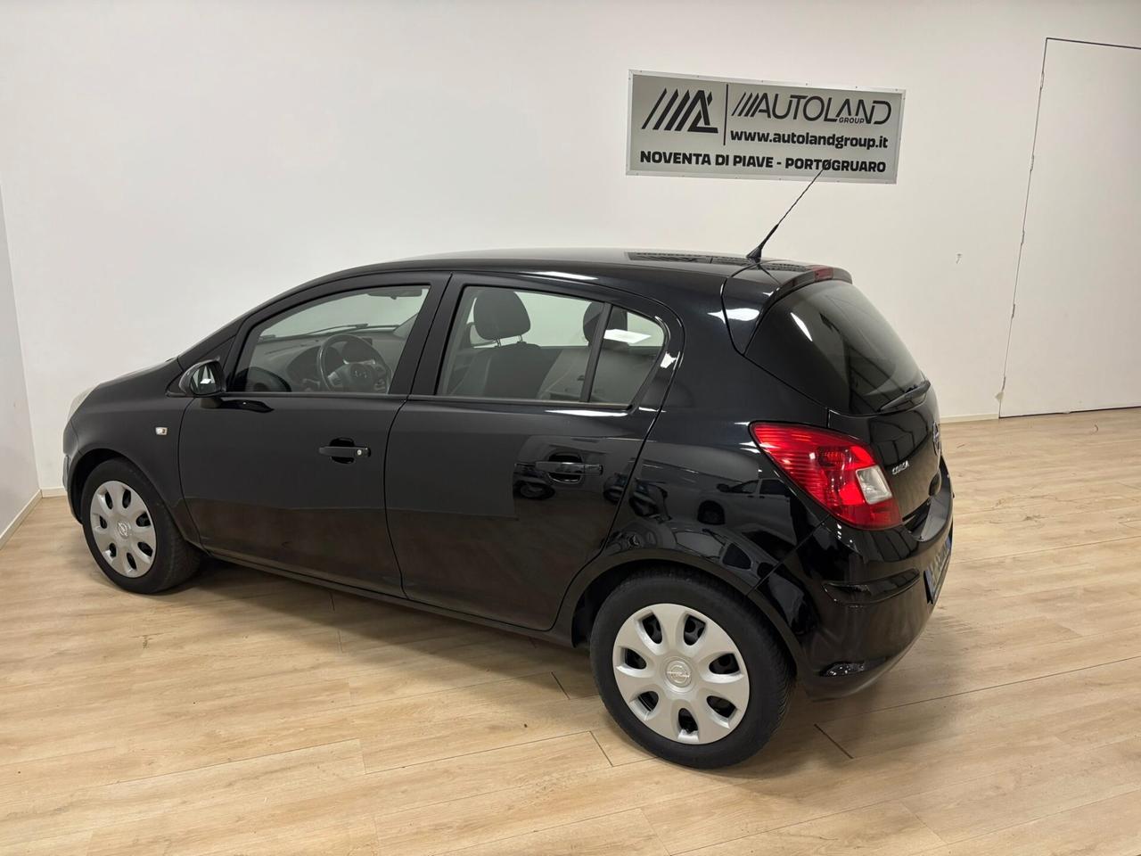 Opel Corsa 1.2 5 porte