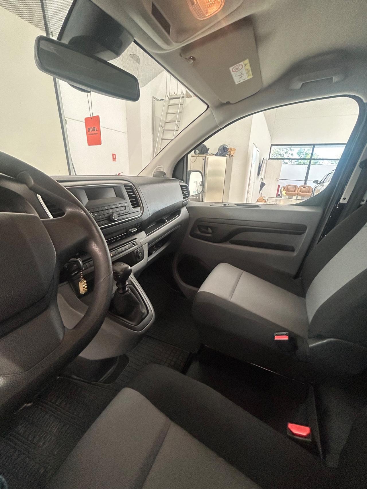 Peugeot Traveller BlueHDi 150 S&S Compact Business