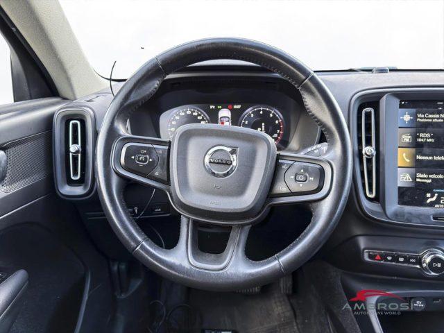 VOLVO XC40 T2 Geartronic Momentum Core