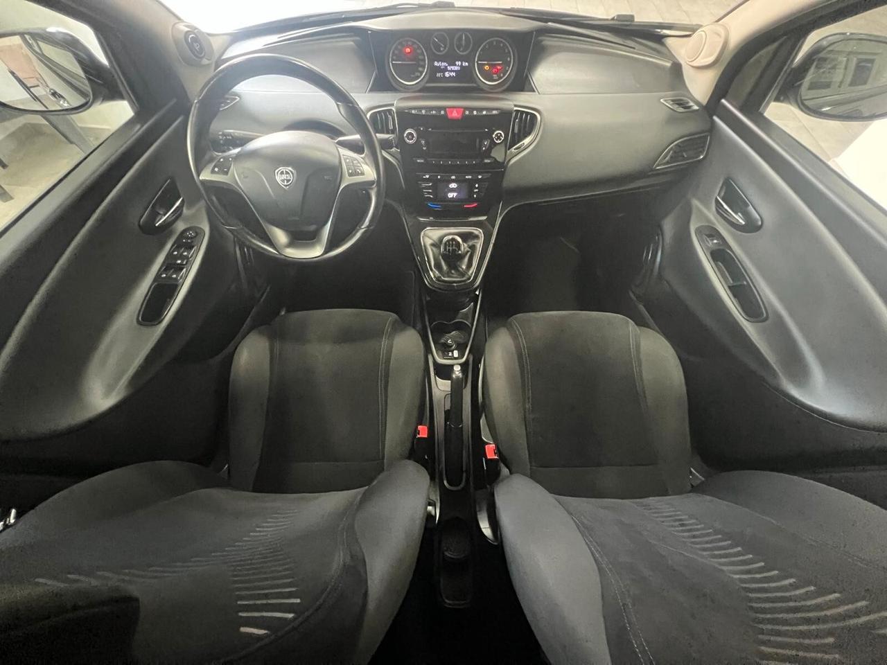Lancia Ypsilon 0.9 TwinAir 85 CV 5 porte S&S Platinum