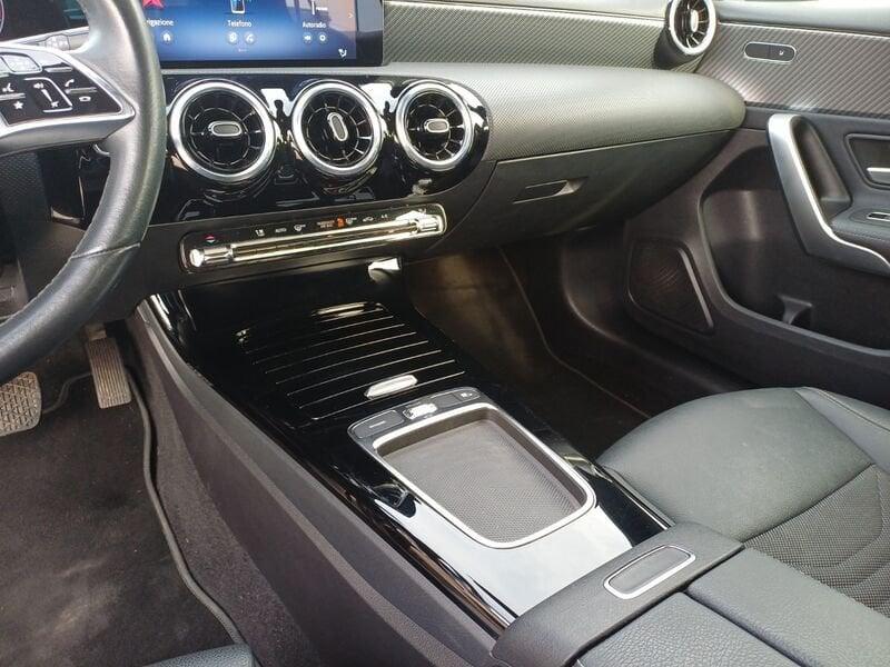 Mercedes-Benz Classe A A 180 d Progressive Advanced auto