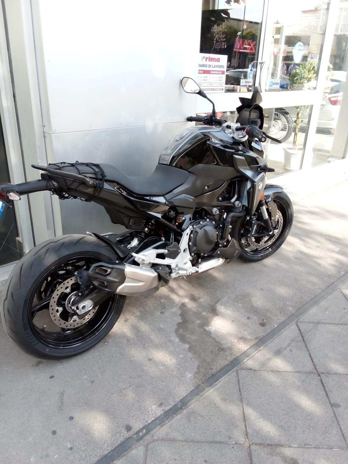 Bmw F 900 R triple black