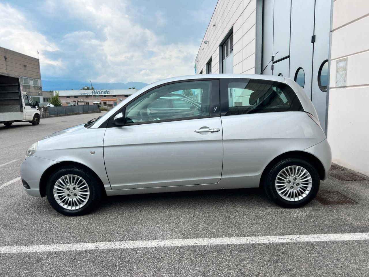 Lancia Ypsilon 1.2 Argento