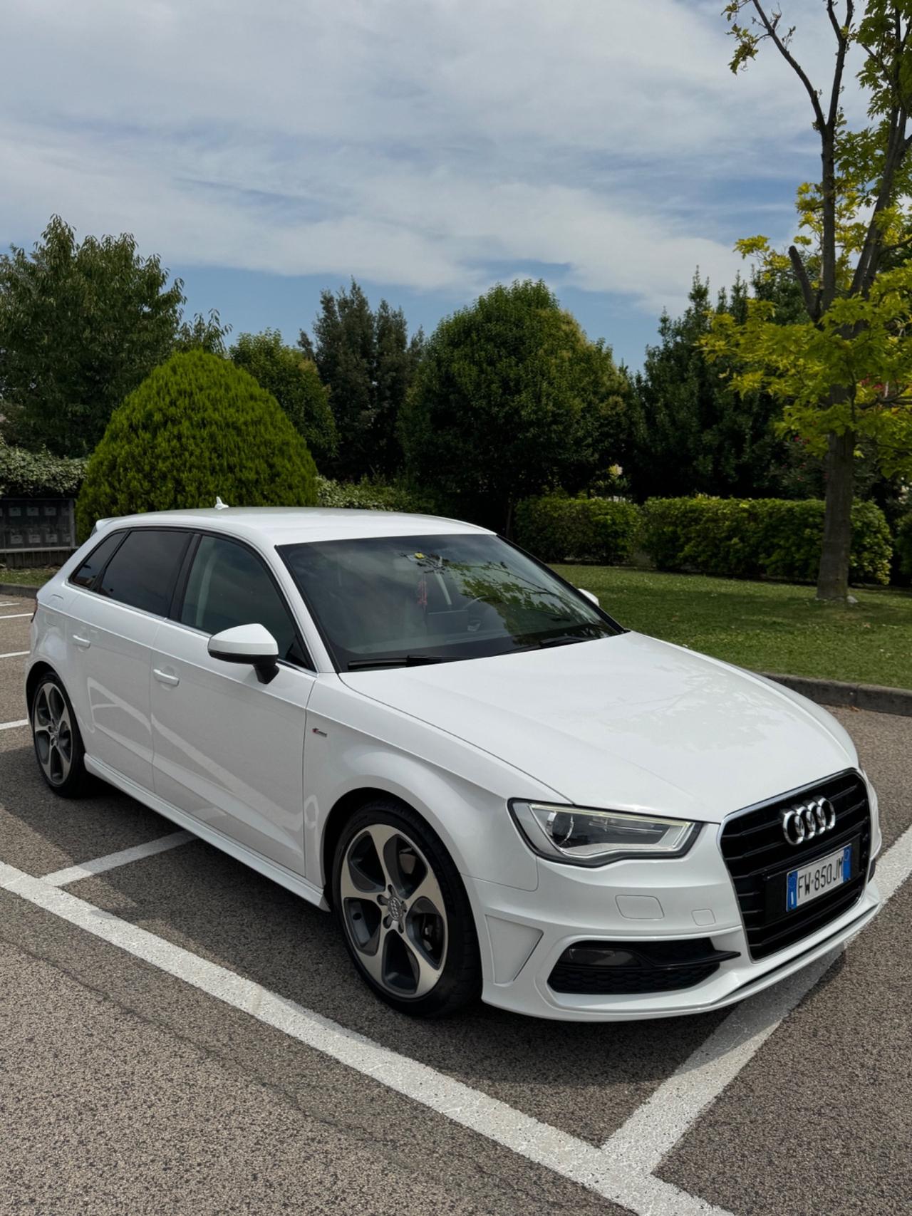Audi A3 SPB 1.6 TDI clean diesel S tronic Business