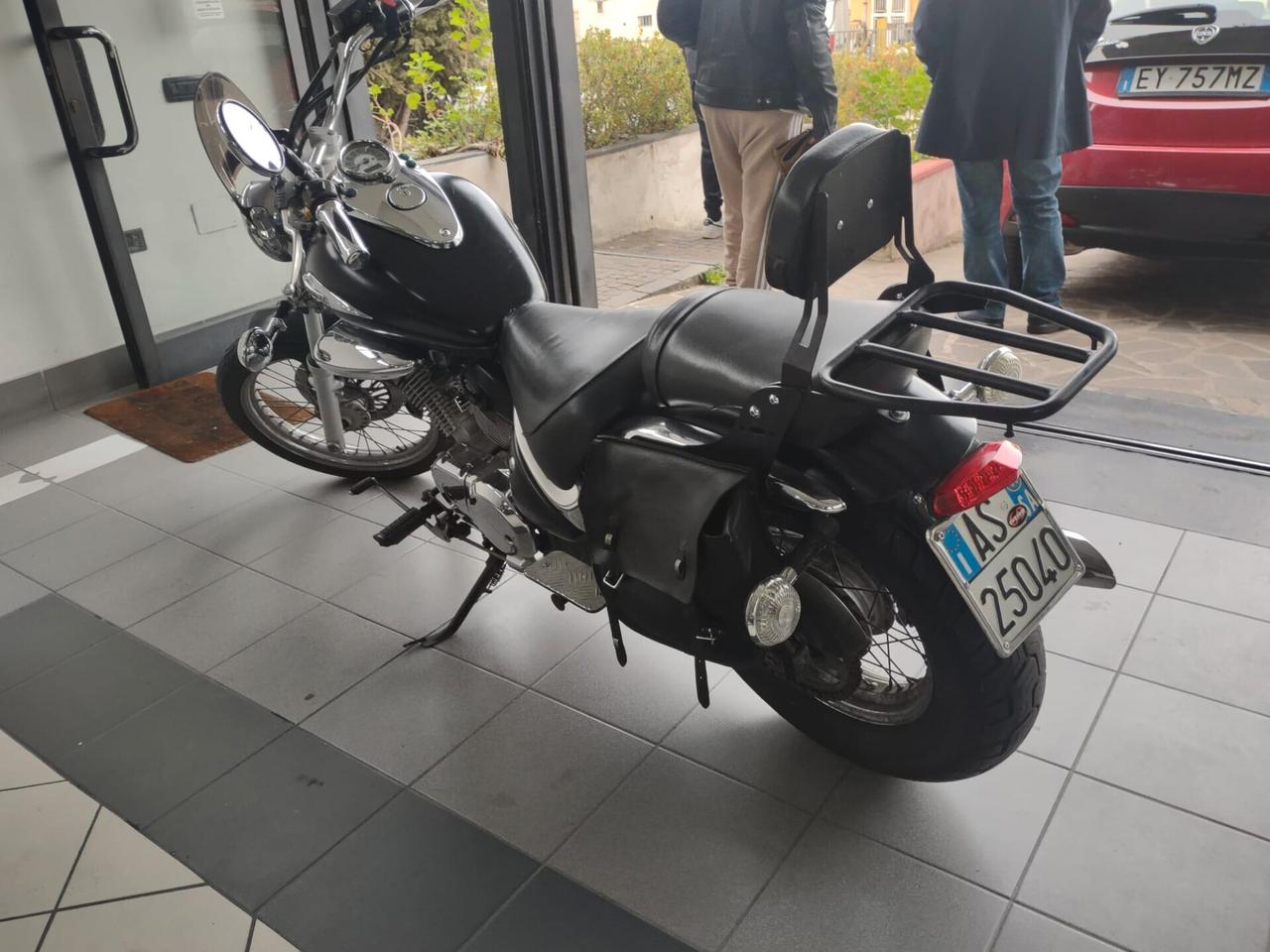 Suzuki VL 250 Intruder de luxe ISCRIVIBILE ASI