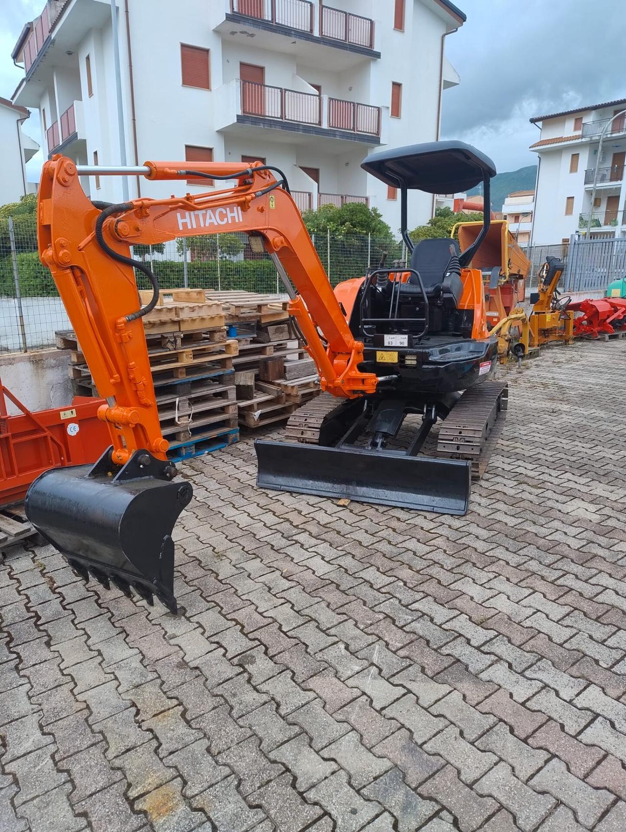 Escavatore Usato Hitachi EX 30- U (30 Quintali)