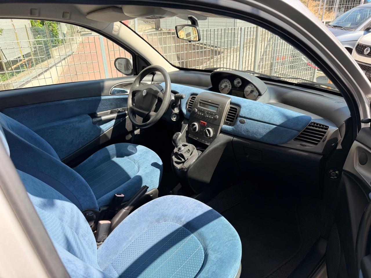 Lancia Ypsilon 1.2 16V Argento