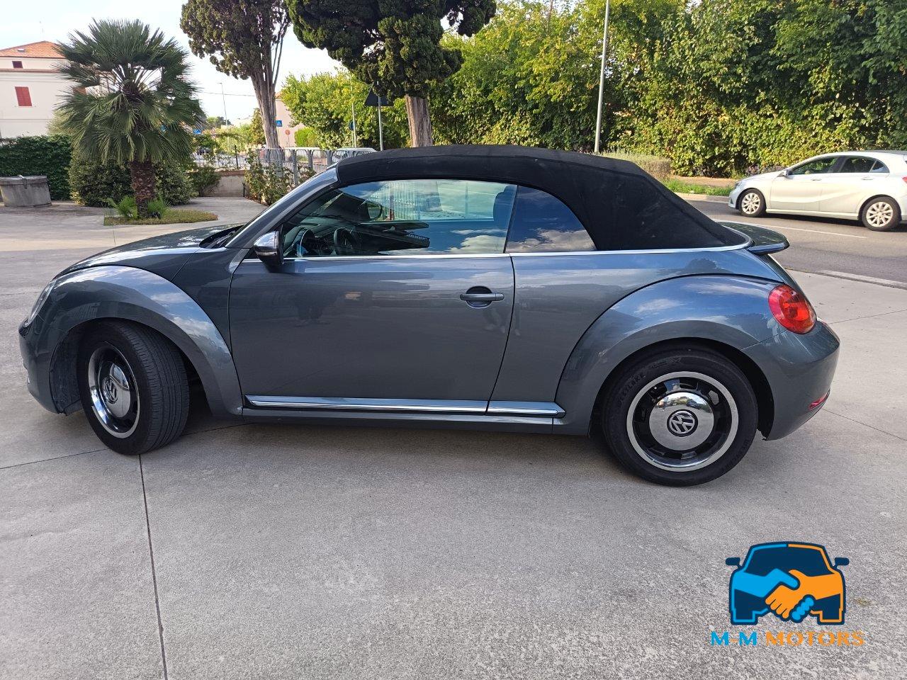 Volkswagen Maggiolino Cabrio 1.6 tdi Design 105cv dsg