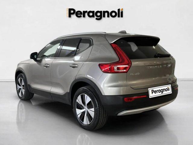 VOLVO XC40 T3 MOMENTUM PRO AUTOMATICA
