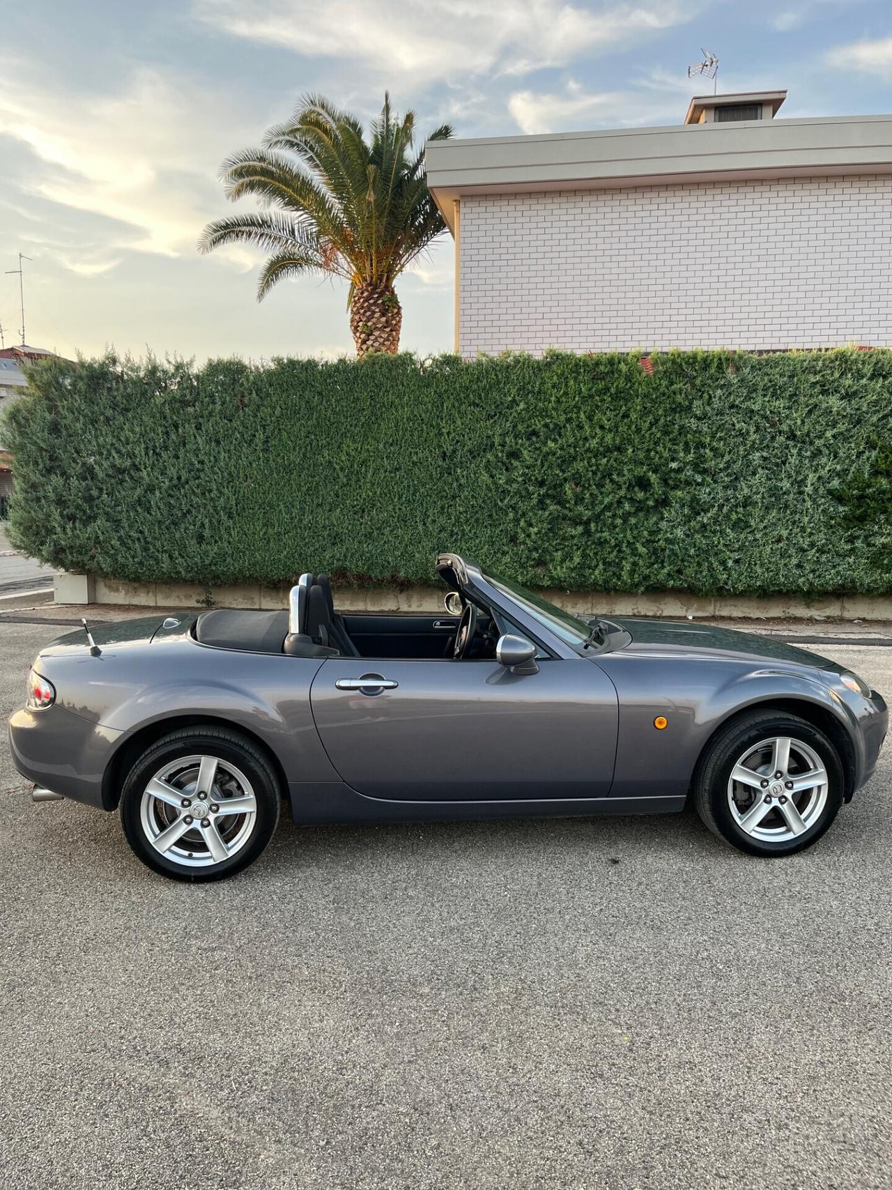 Mazda MX-5 Roadster 1.8L 16V Earth