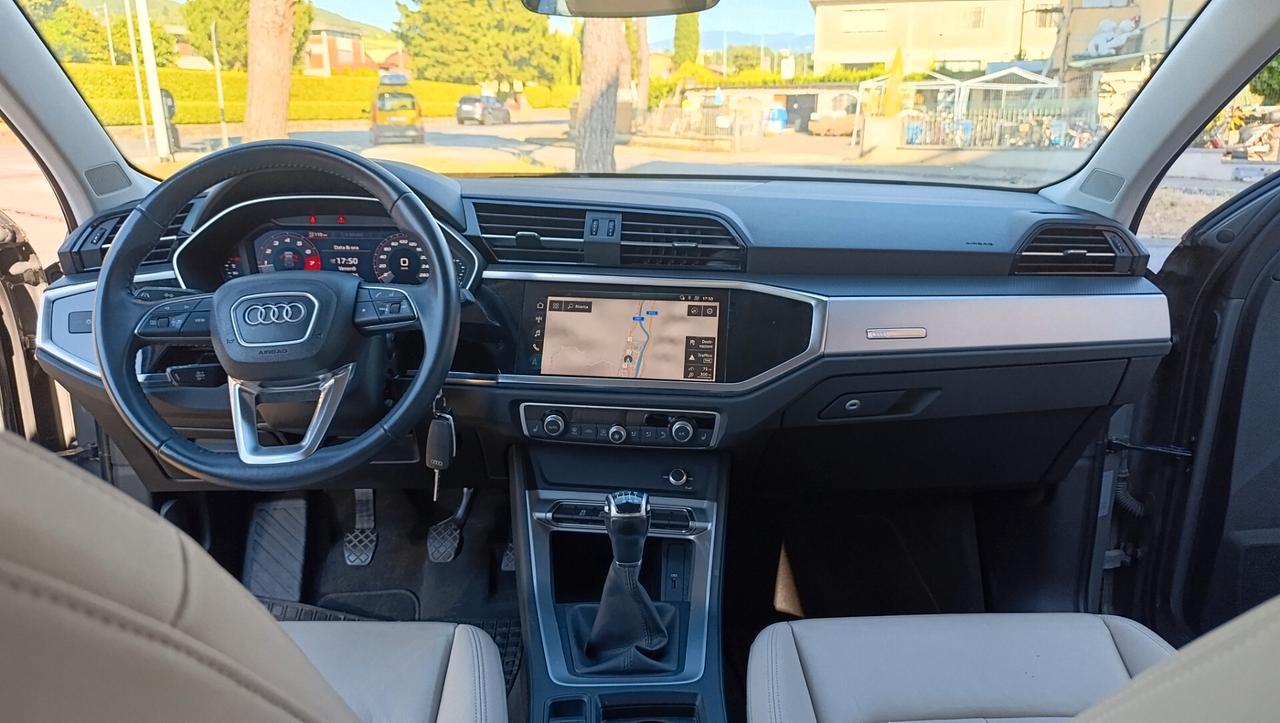 Audi Q3 35 TFSI Business Advanced