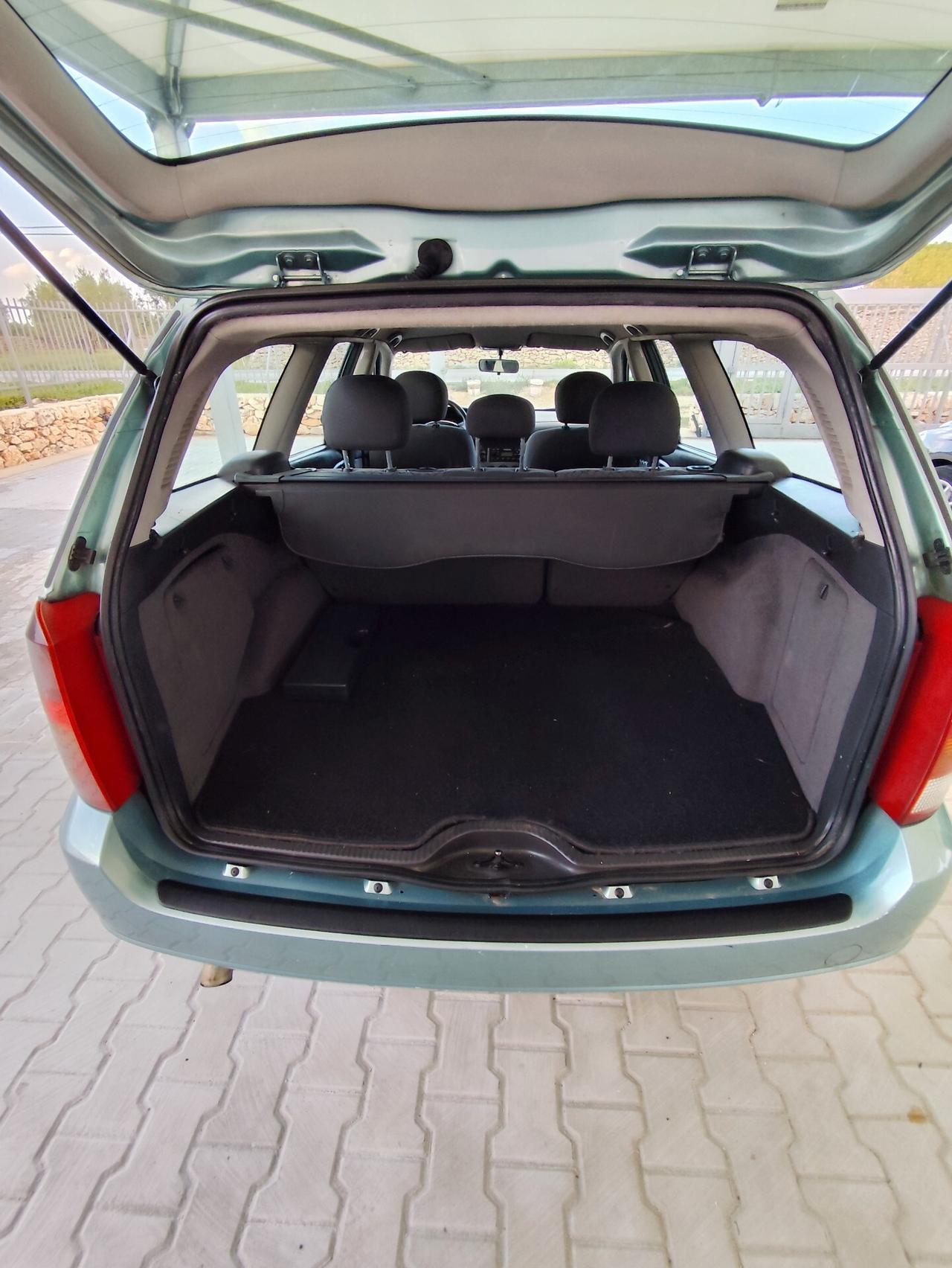 Ford Focus 1.8 TDDi cat SW Ghia