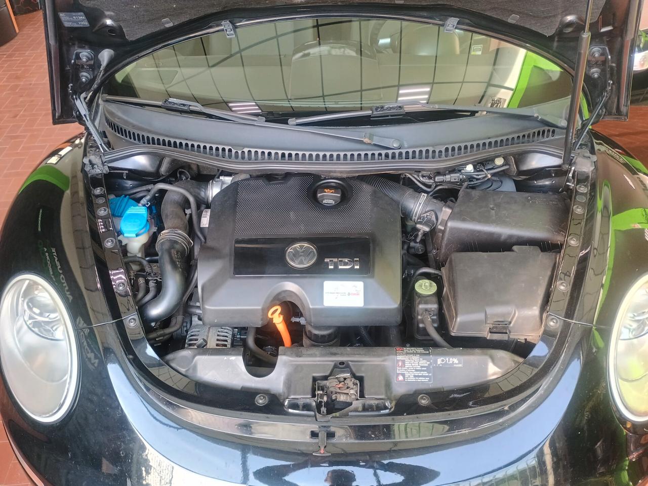 VOLKSWAGEN NEW BEATTLE CABRIO