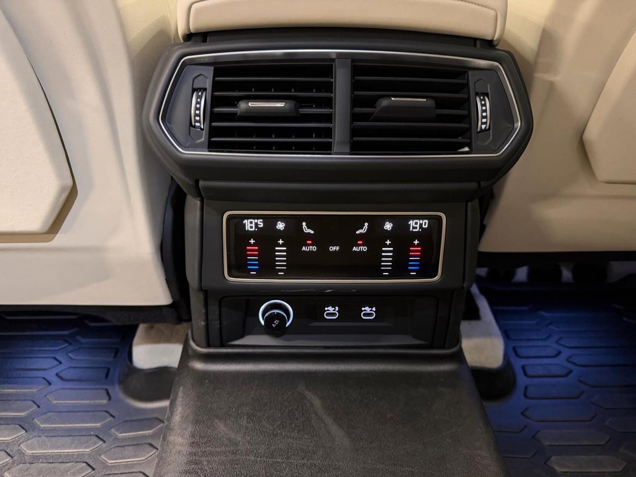 LAMBORGHINI URUS SE 4.0 V8 PHEV 620CV TETTO PELLE NAVI ANNO 2025