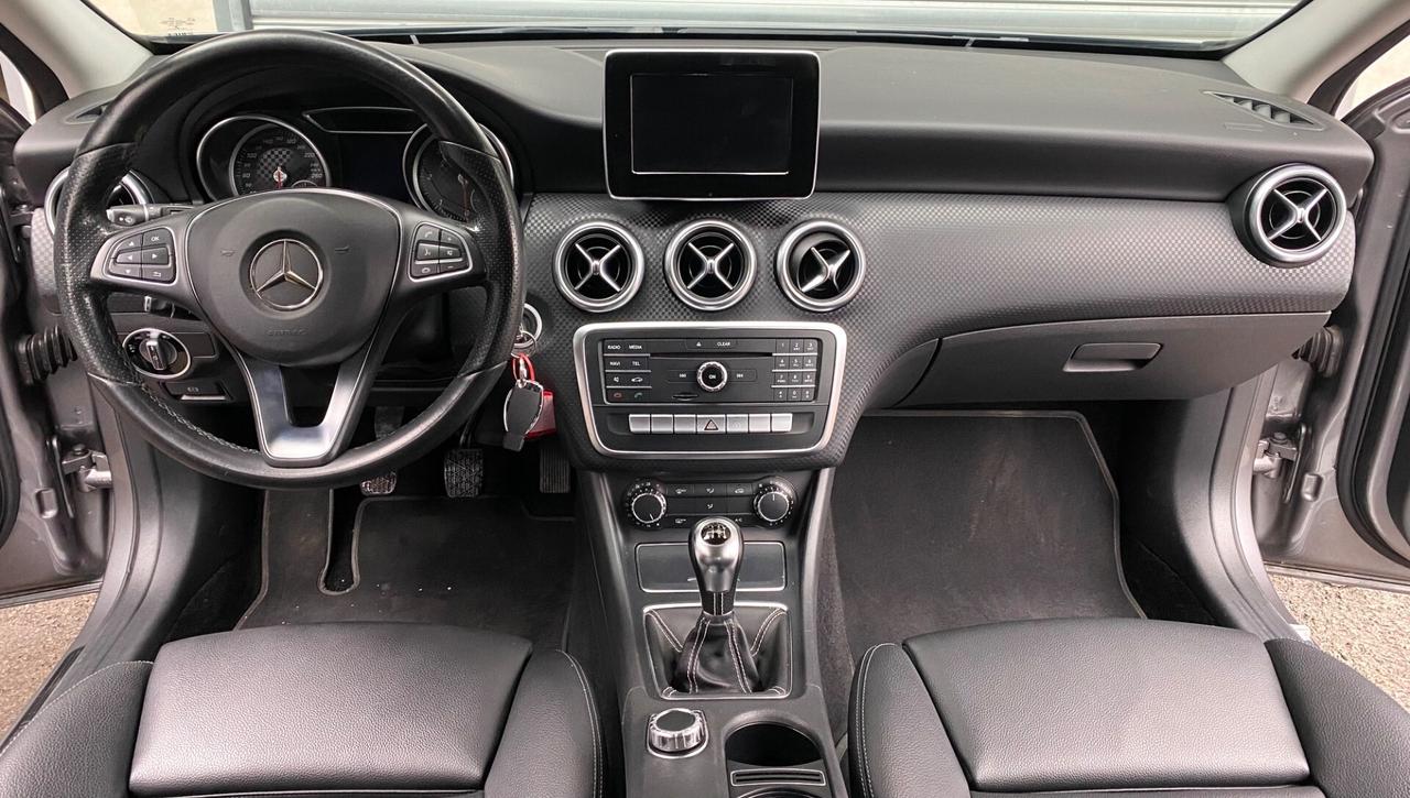 Mercedes-Benz A 180d 1.5 109cv Premium - 2017