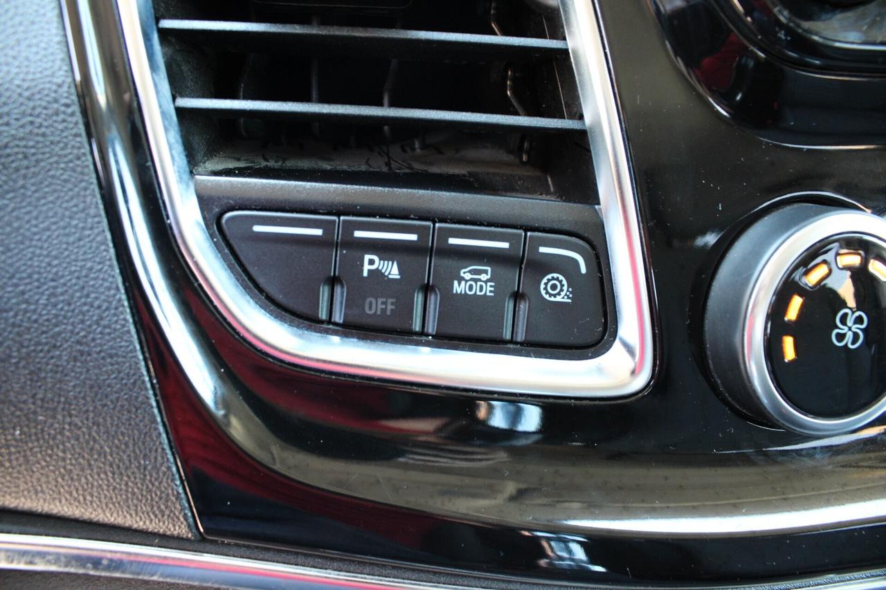 FORD TOURNEO CUSTOM 320 2.0 TDCI 8 POSTI