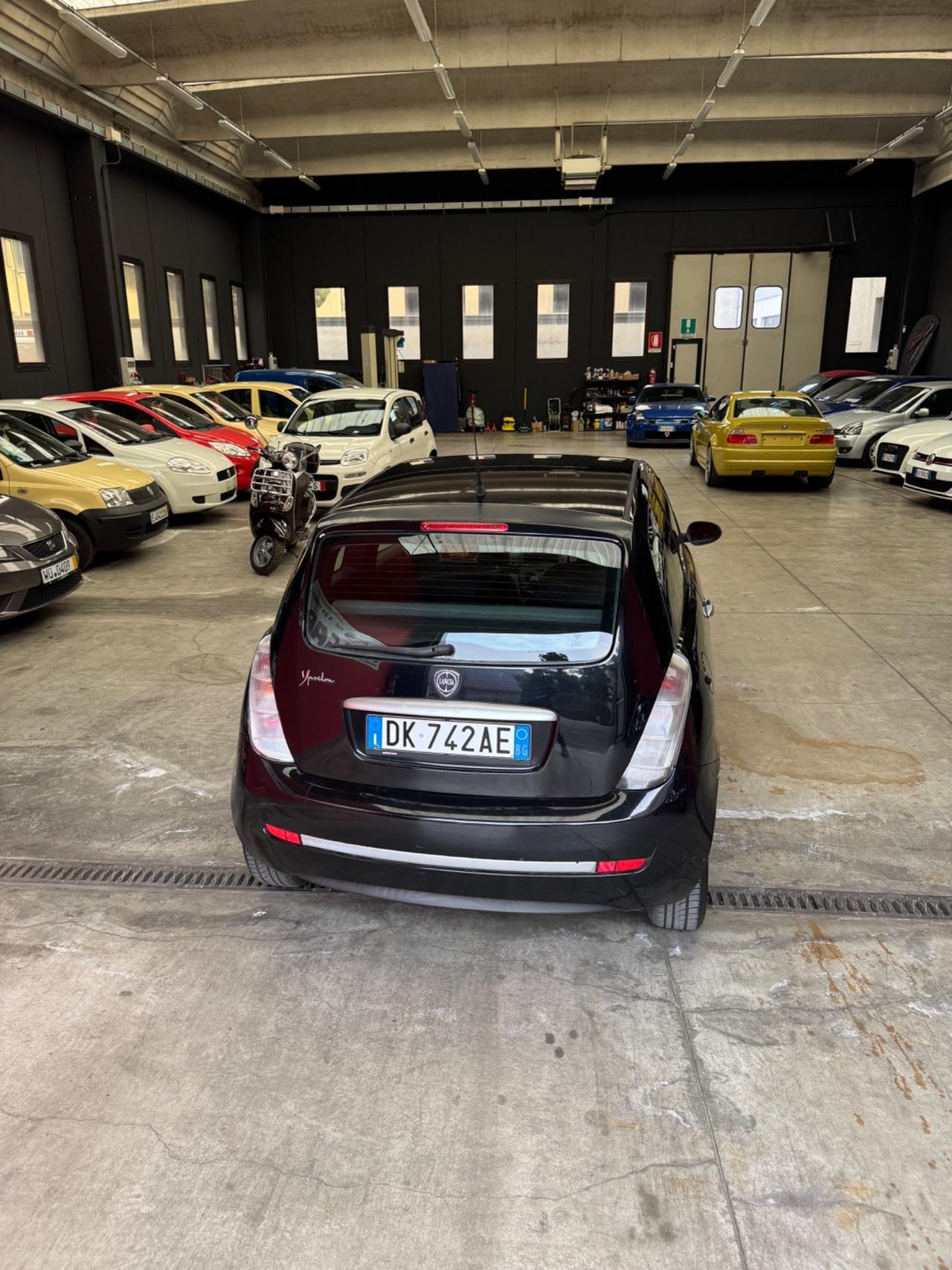 Lancia Ypsilon 1.2 69 CV 5 porte S&S Gold