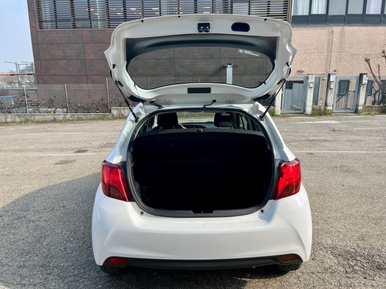 Toyota Yaris 1.5h 2015 61.000km pari al nuovo