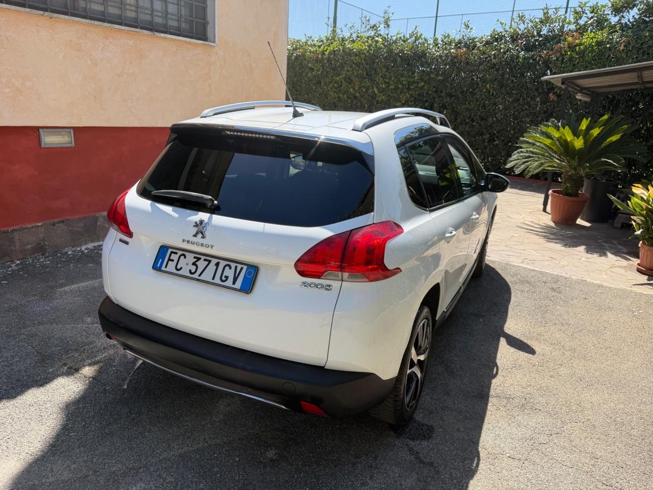 Peugeot 2008 BlueHDi 100 Allure