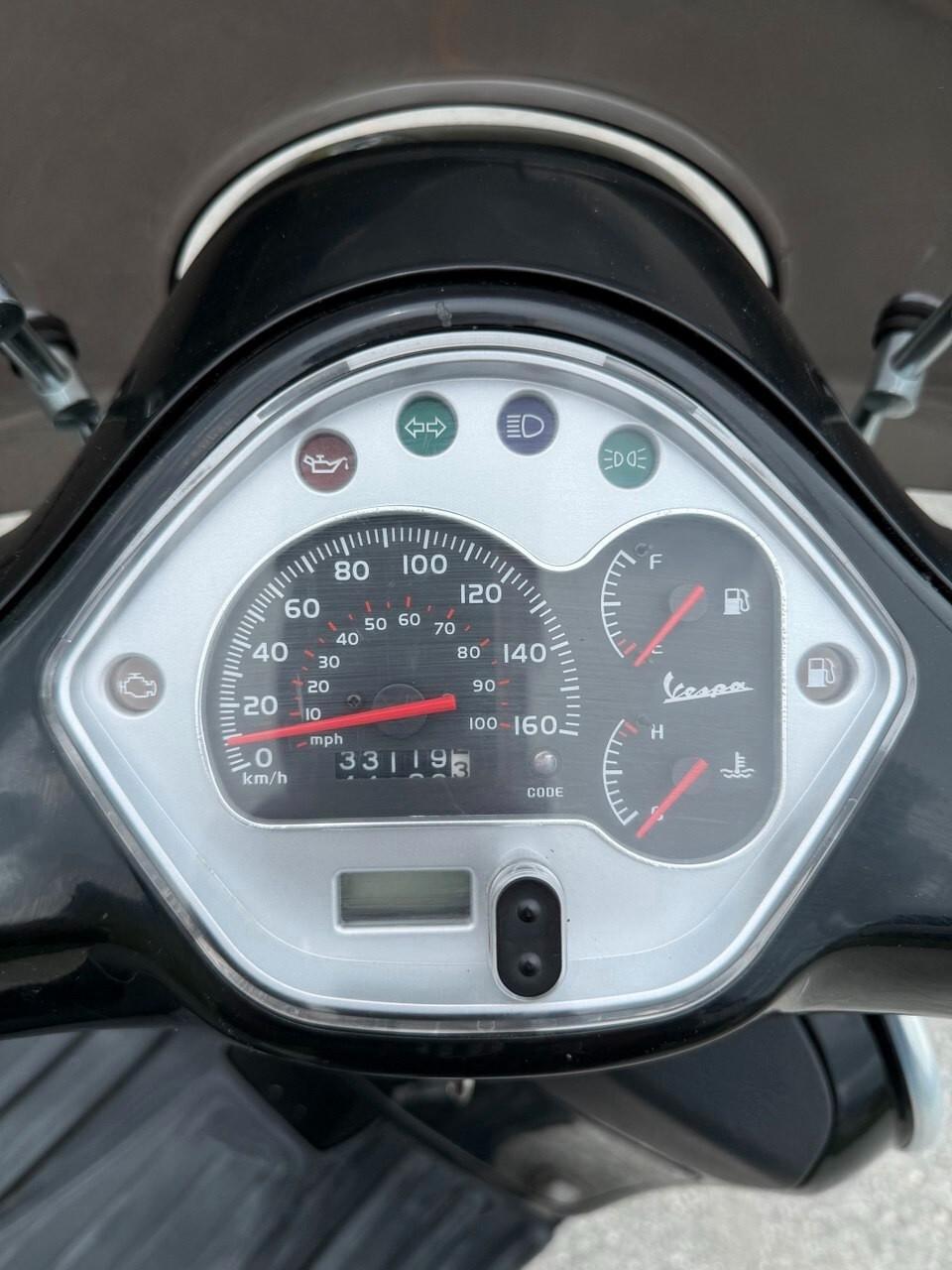 Piaggio Vespa 300 GTS