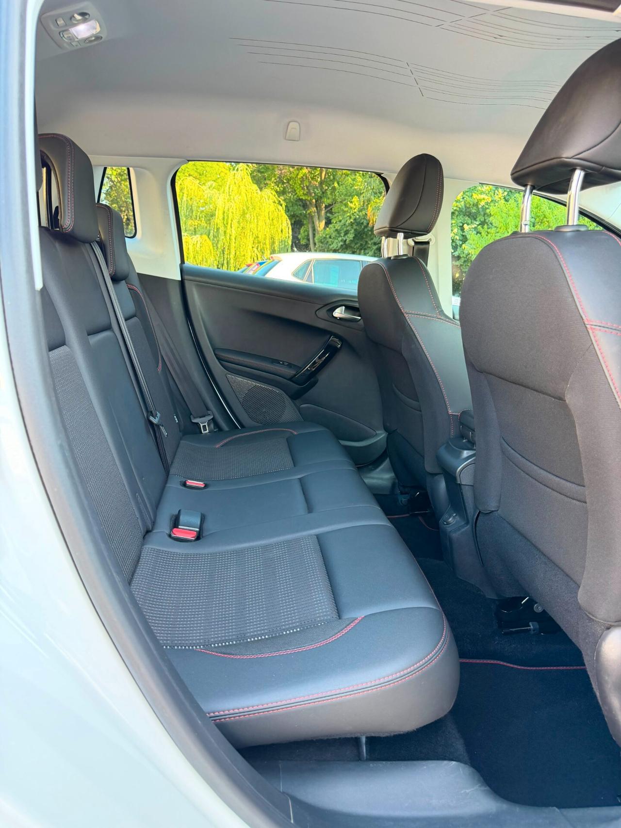 Peugeot 2008 PureTech Turbo 130 S&S Black Matt