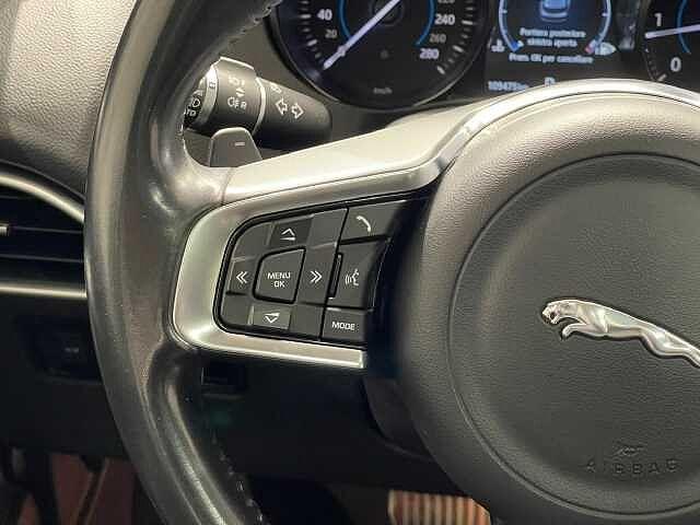 Jaguar F-PACE 2.0 D 180 CV AWD aut. R-Sport