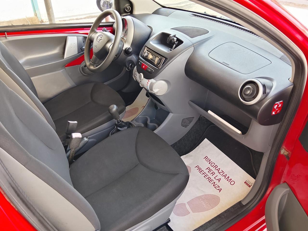 Toyota Aygo 1.0 12V VVT-i 5 porte Now 2011