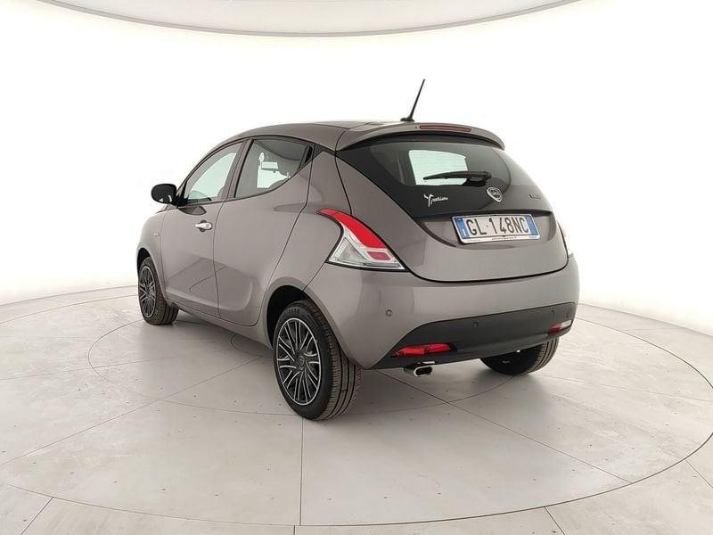 Lancia Ypsilon 1.0 FireFly 5 porte S&S Hybryd Gold